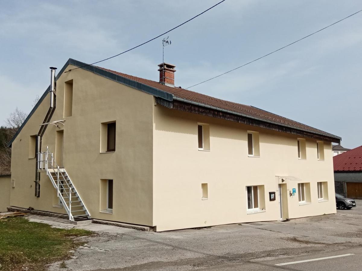 Les P'Tites Pistes Bed & Breakfast Chaux-des-Pres ภายนอก รูปภาพ