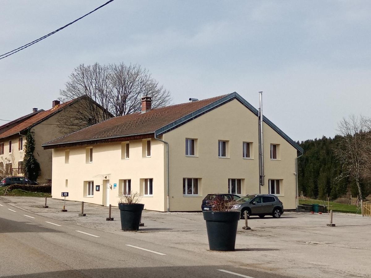 Les P'Tites Pistes Bed & Breakfast Chaux-des-Pres ภายนอก รูปภาพ